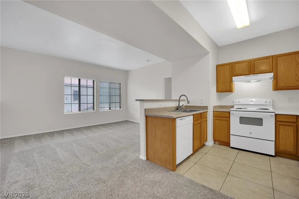 2111 Hussium Hills, Las Vegas, NV 89108