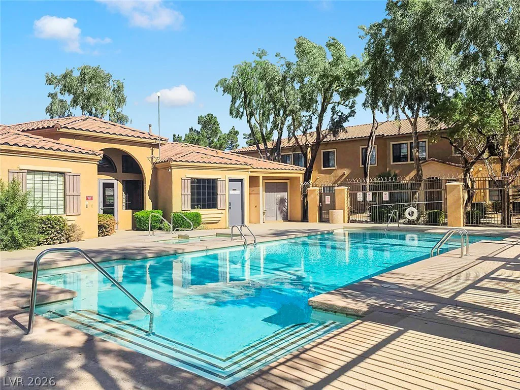 2111 Hussium Hills, Las Vegas, NV 89108