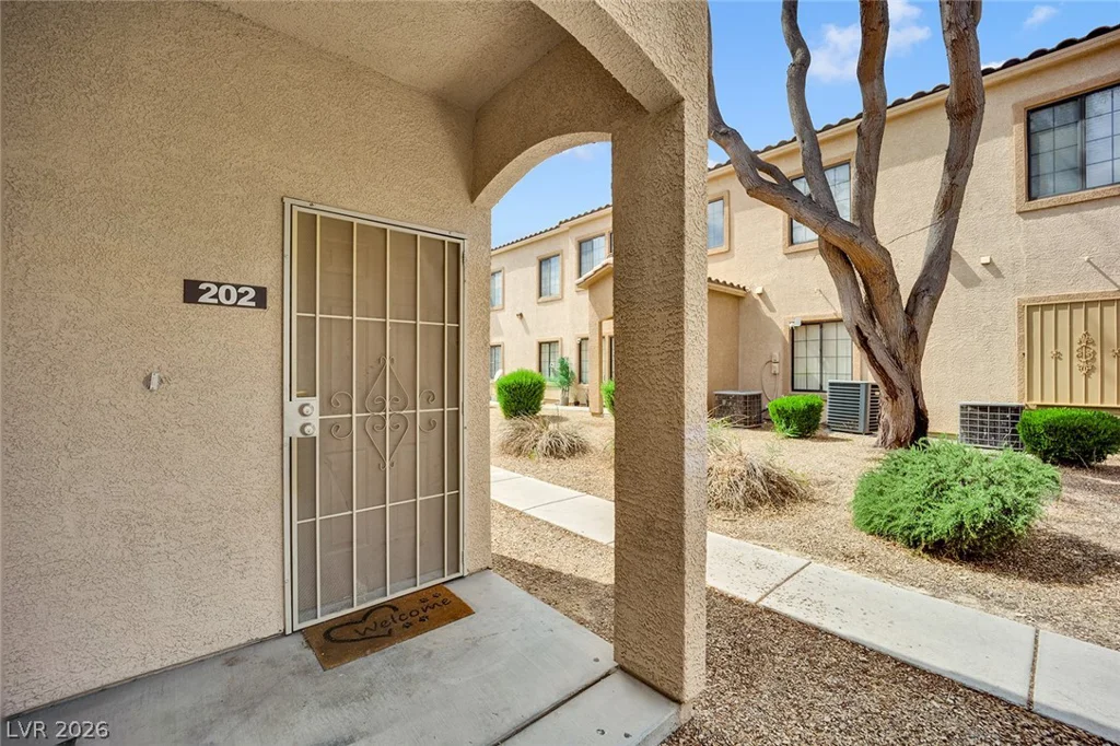 2111 Hussium Hills, Las Vegas, NV 89108