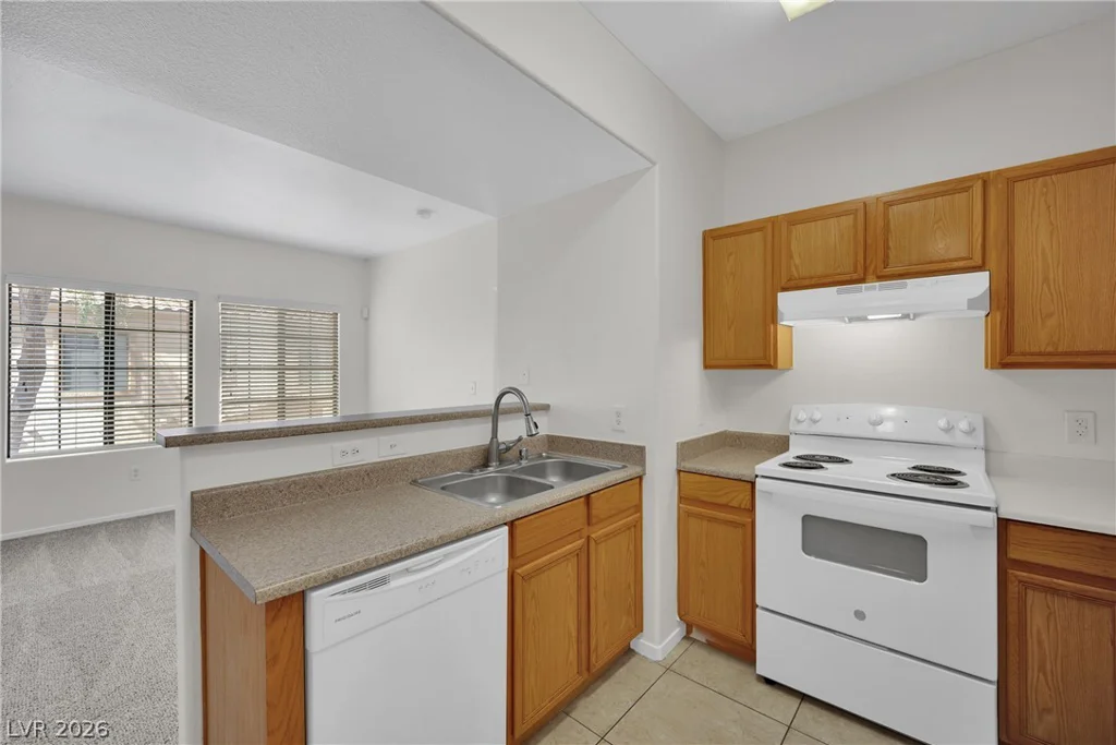 2111 Hussium Hills, Las Vegas, NV 89108