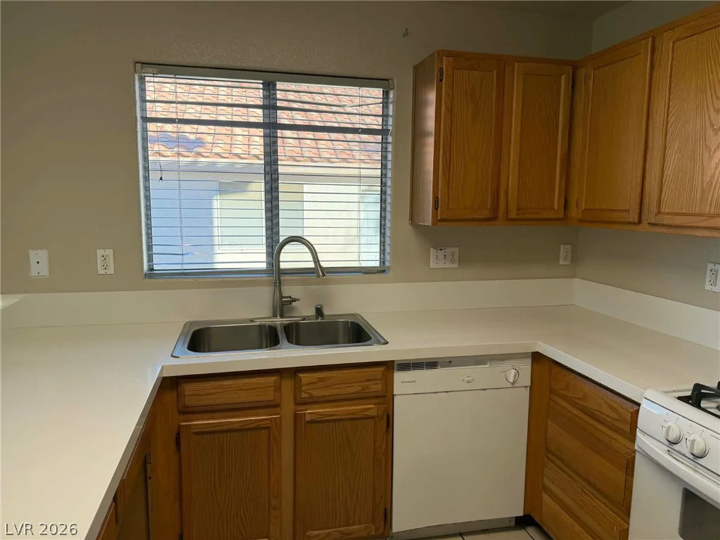 2769 Desert Stream, Las Vegas, NV 89156