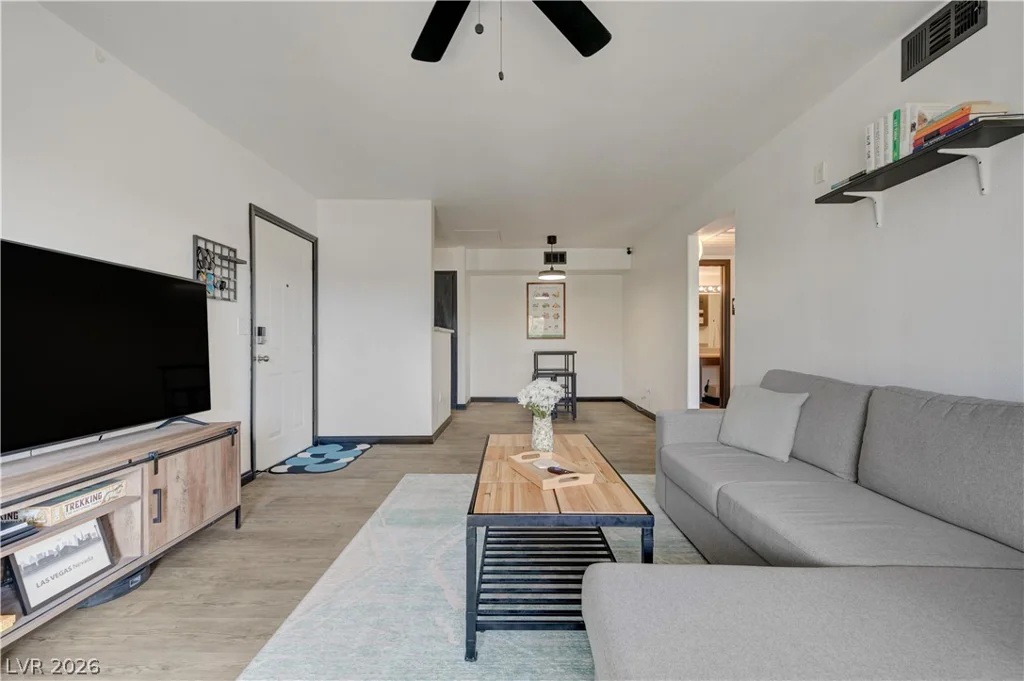 8000 Badura, Las Vegas, NV 89113