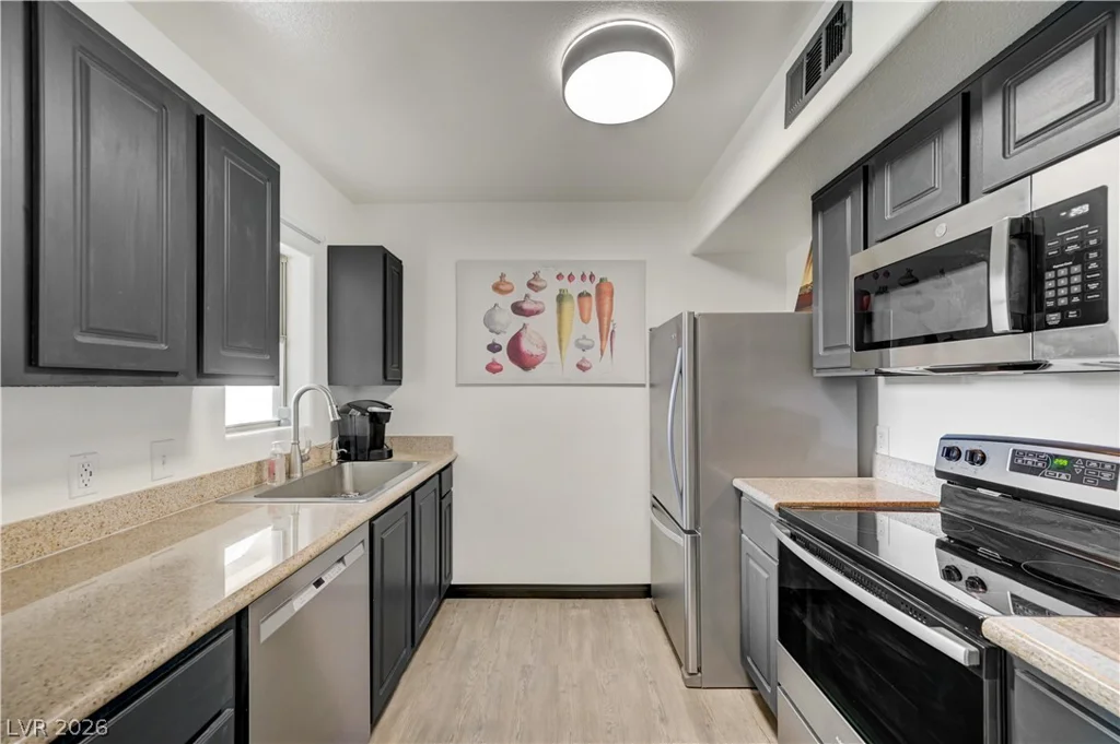 8000 Badura, Las Vegas, NV 89113