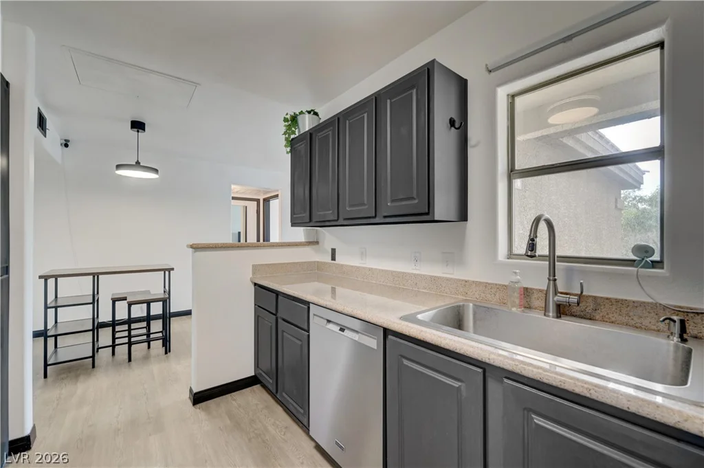 8000 Badura, Las Vegas, NV 89113