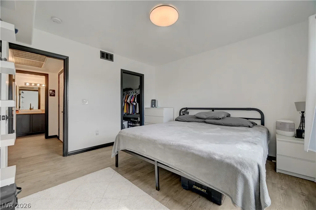 8000 Badura, Las Vegas, NV 89113
