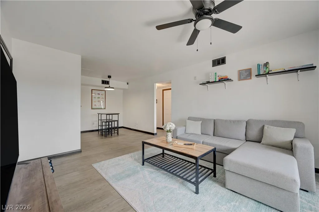 8000 Badura, Las Vegas, NV 89113