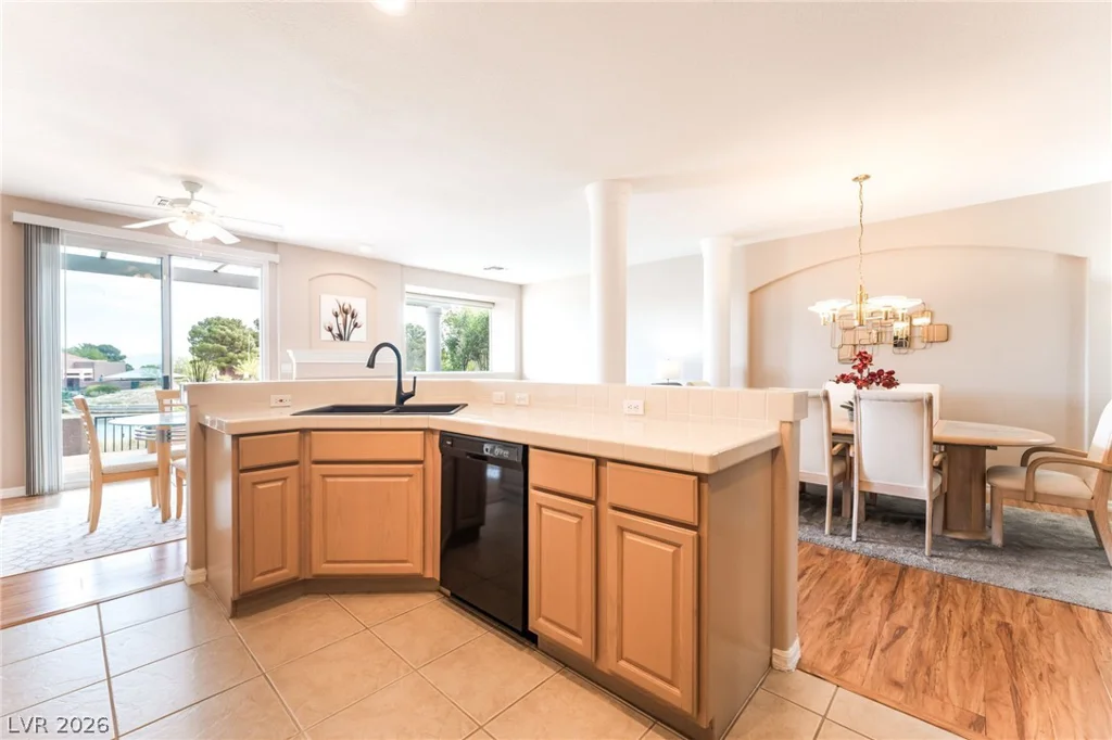 9400 Laguna Niguel, Las Vegas, NV 89134