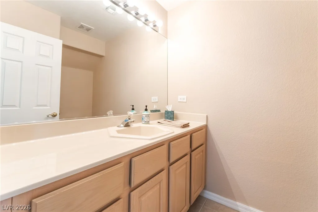 9400 Laguna Niguel, Las Vegas, NV 89134