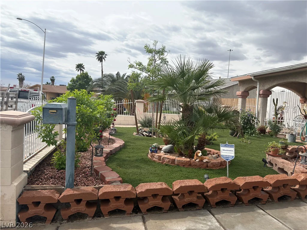 93 Vallejo, Las Vegas, NV 89110