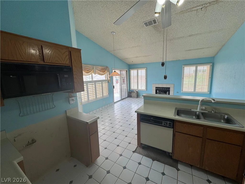 1997 Crowley, Las Vegas, NV 89142