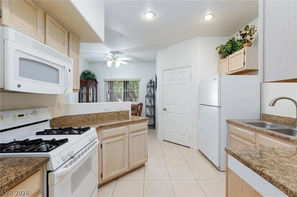 6480 Annie Oakley, Las Vegas, NV 89120