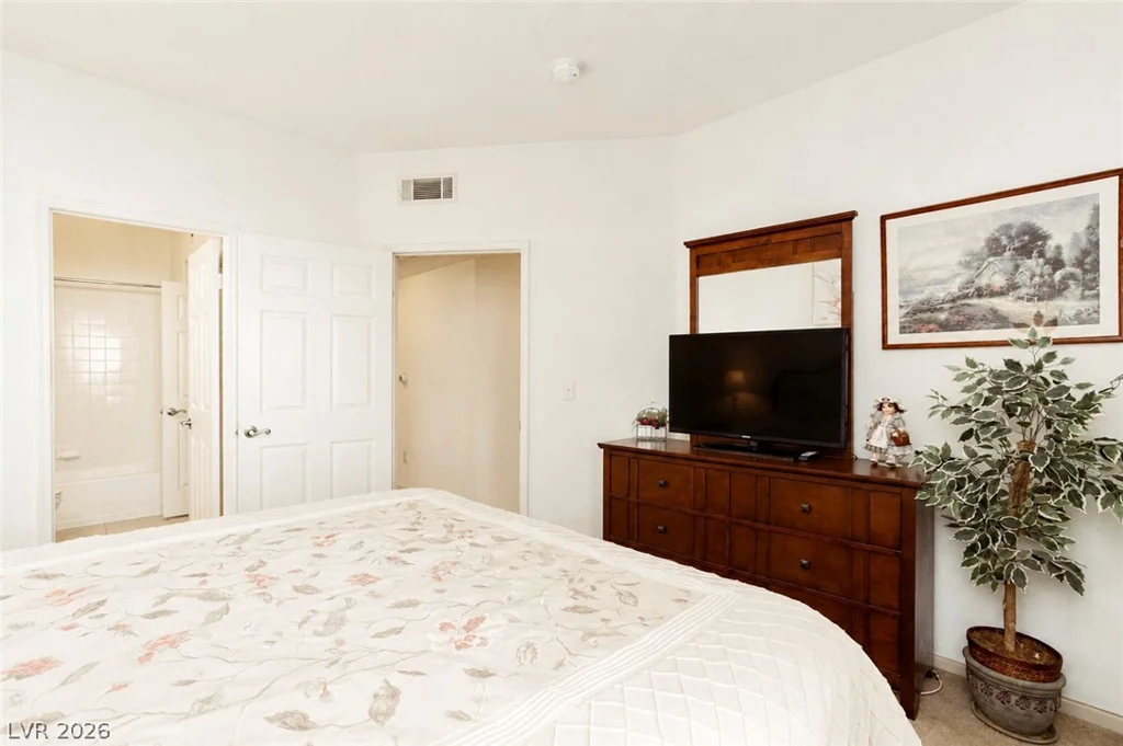 6480 Annie Oakley, Las Vegas, NV 89120