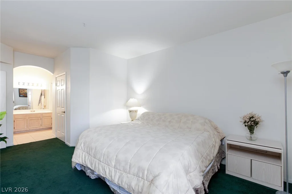 6480 Annie Oakley, Las Vegas, NV 89120
