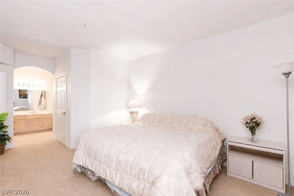 6480 Annie Oakley, Las Vegas, NV 89120
