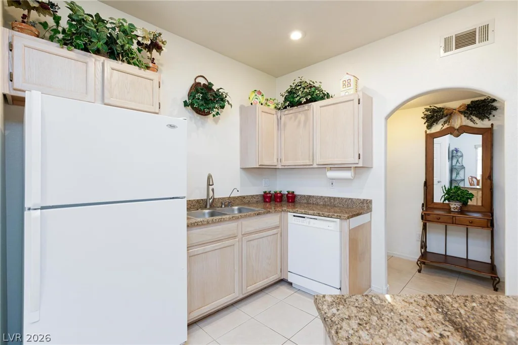 6480 Annie Oakley, Las Vegas, NV 89120