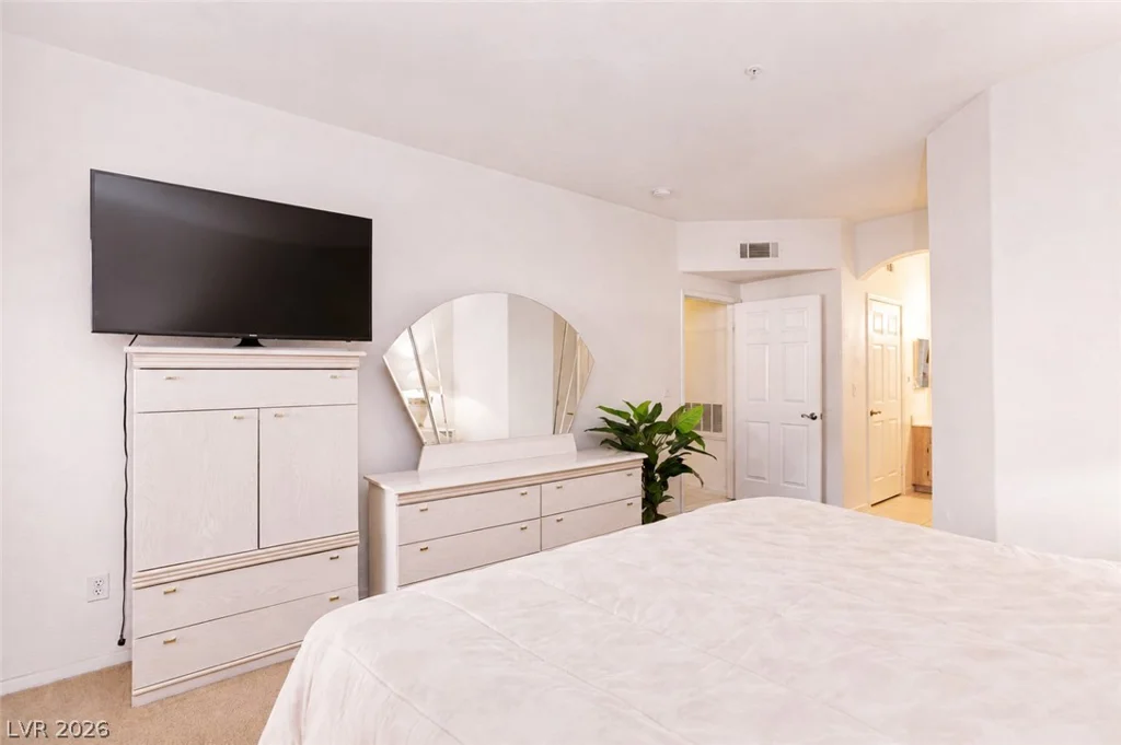 6480 Annie Oakley, Las Vegas, NV 89120