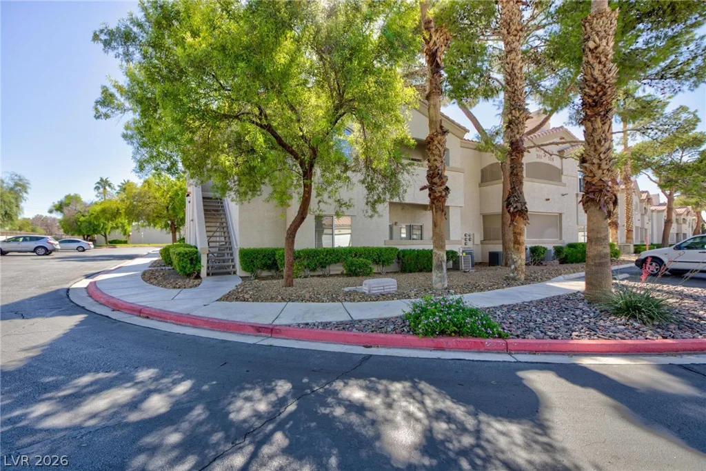 6480 Annie Oakley, Las Vegas, NV 89120