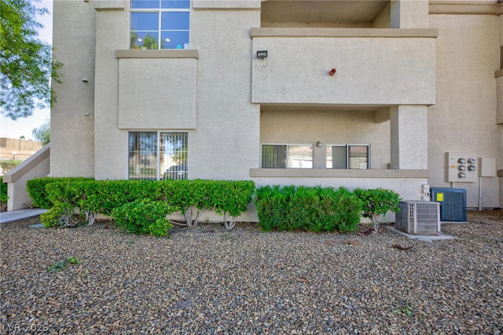 6480 Annie Oakley, Las Vegas, NV 89120
