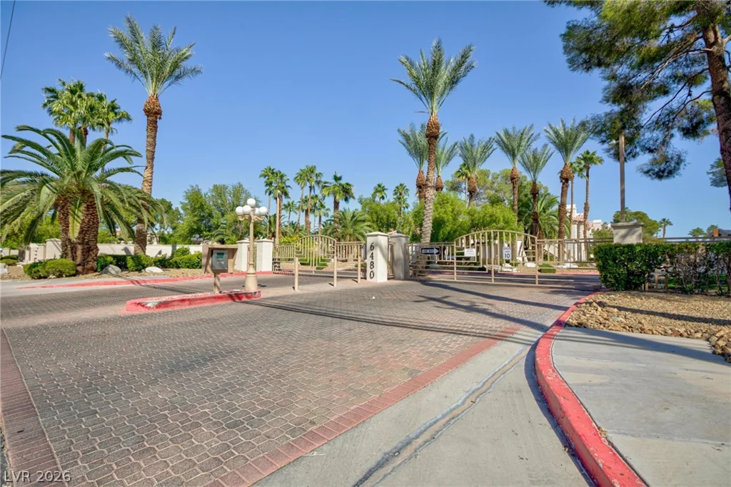 6480 Annie Oakley, Las Vegas, NV 89120