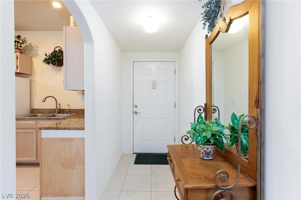 6480 Annie Oakley, Las Vegas, NV 89120