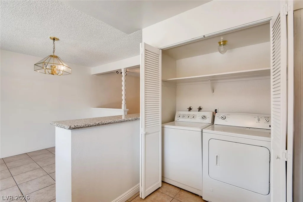 6156 Meadow Vista, Las Vegas, NV 89103