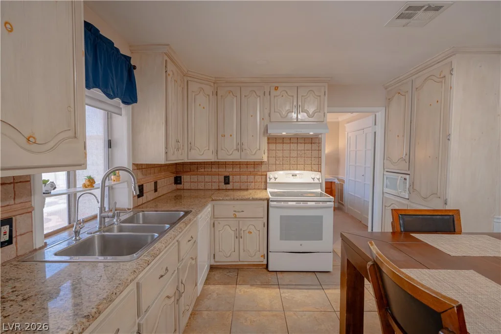 4631 Colorado, Las Vegas, NV 89104
