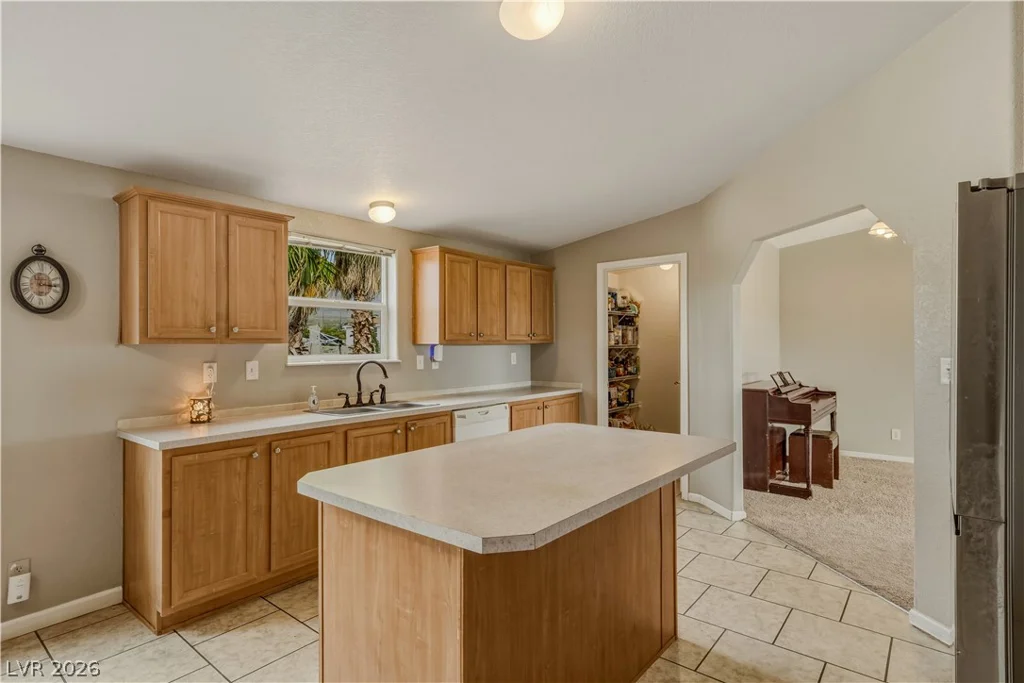 6300 Park Retiro, Pahrump, NV 89060