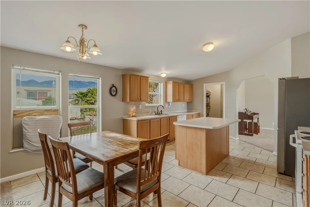 6300 Park Retiro, Pahrump, NV 89060