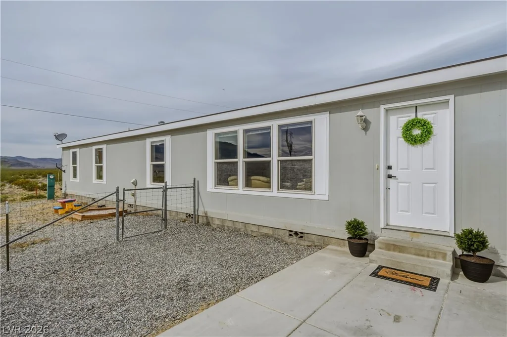 6300 Park Retiro, Pahrump, NV 89060