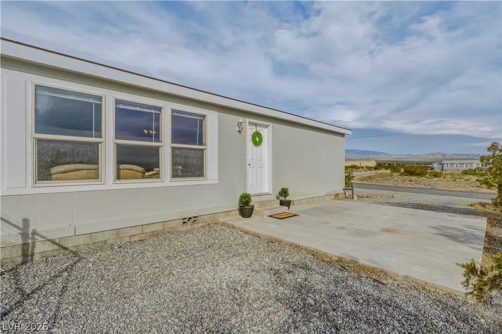 6300 Park Retiro, Pahrump, NV 89060