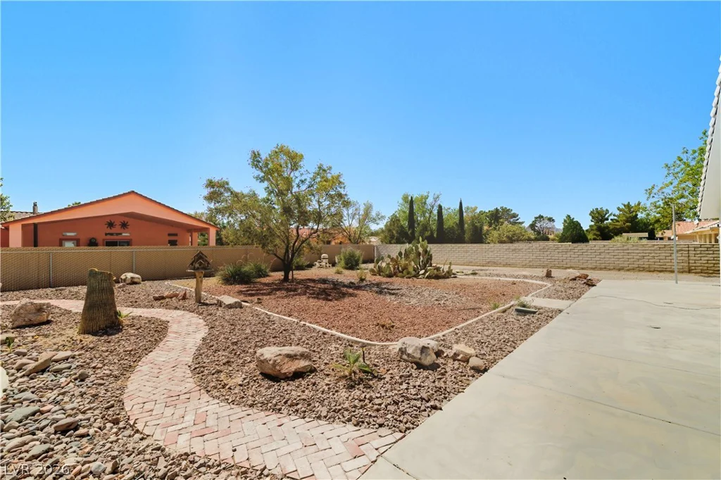 541 Tomahawk, Pahrump, NV 89060