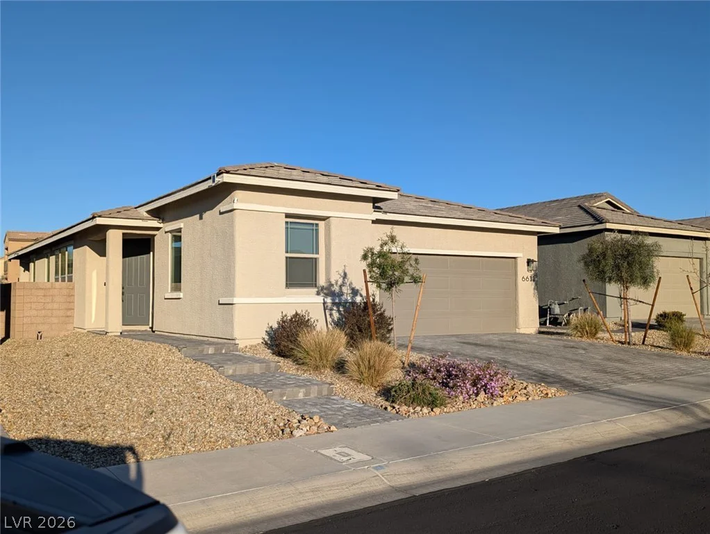 6611 Summershade, North Las Vegas, NV 89086