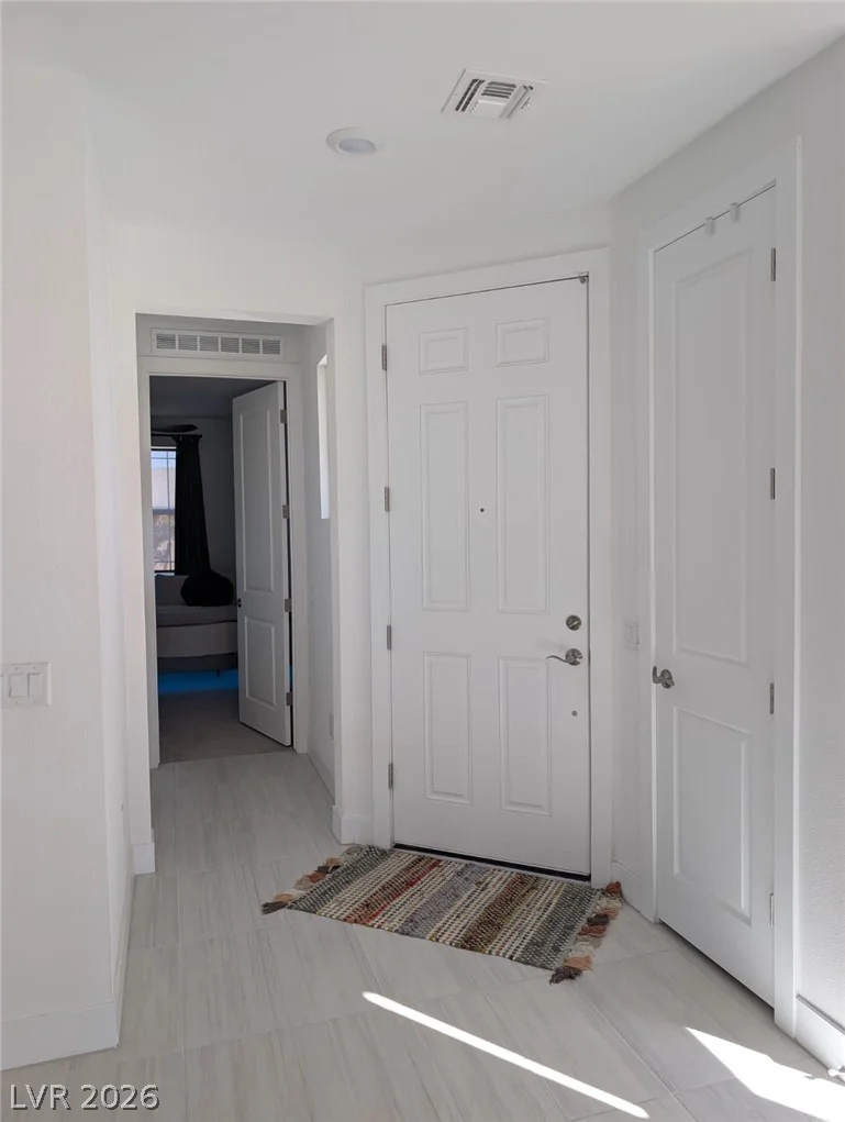 6611 Summershade, North Las Vegas, NV 89086