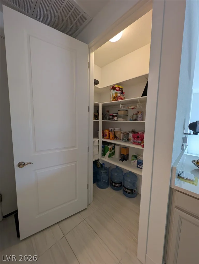 6611 Summershade, North Las Vegas, NV 89086