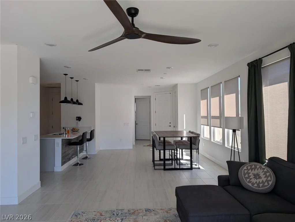 6611 Summershade, North Las Vegas, NV 89086