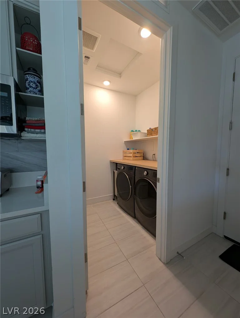 6611 Summershade, North Las Vegas, NV 89086