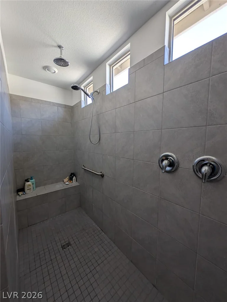 6611 Summershade, North Las Vegas, NV 89086