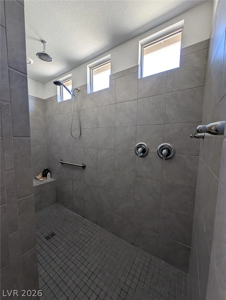 6611 Summershade, North Las Vegas, NV 89086
