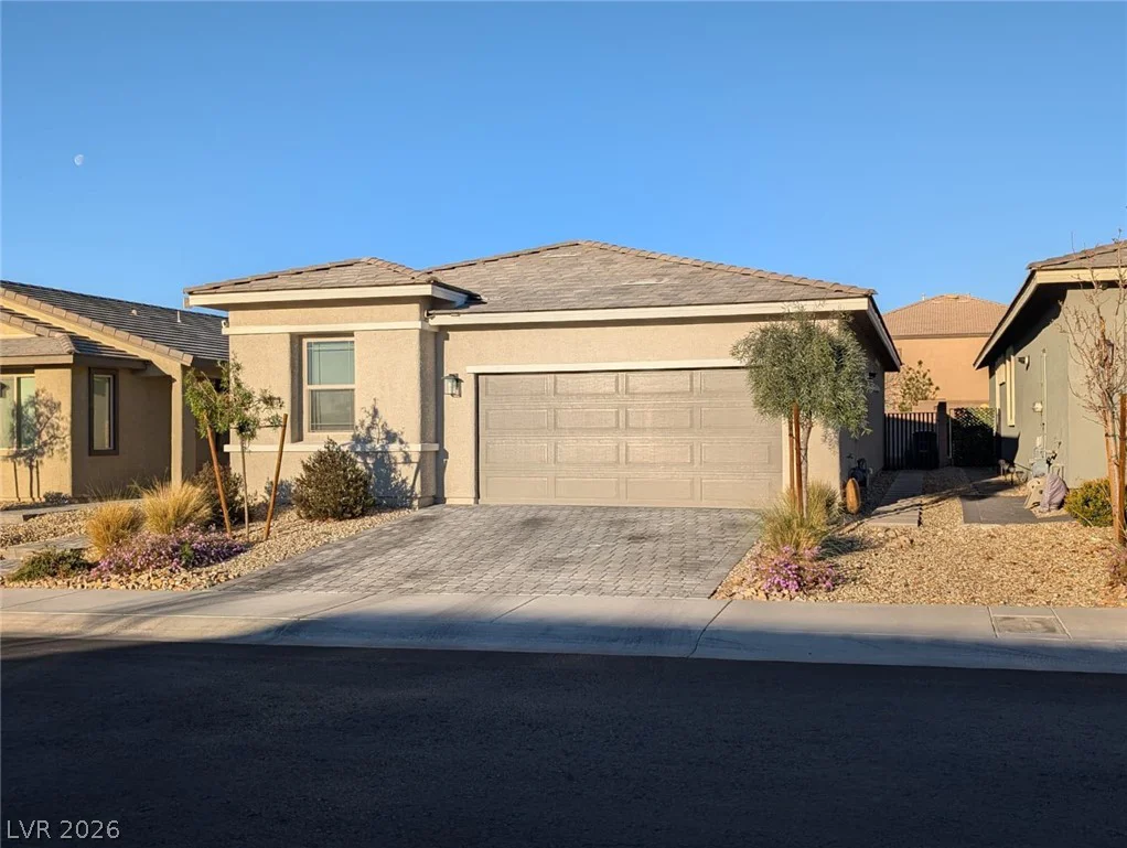 6611 Summershade, North Las Vegas, NV 89086