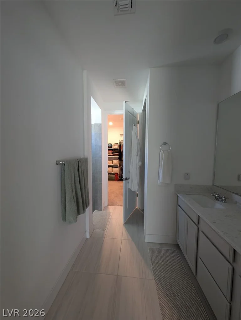 6611 Summershade, North Las Vegas, NV 89086