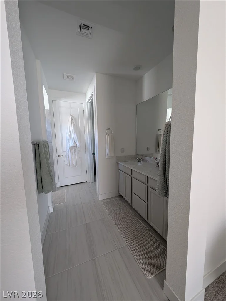 6611 Summershade, North Las Vegas, NV 89086