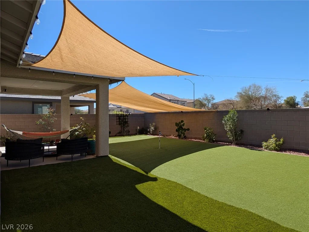 6611 Summershade, North Las Vegas, NV 89086