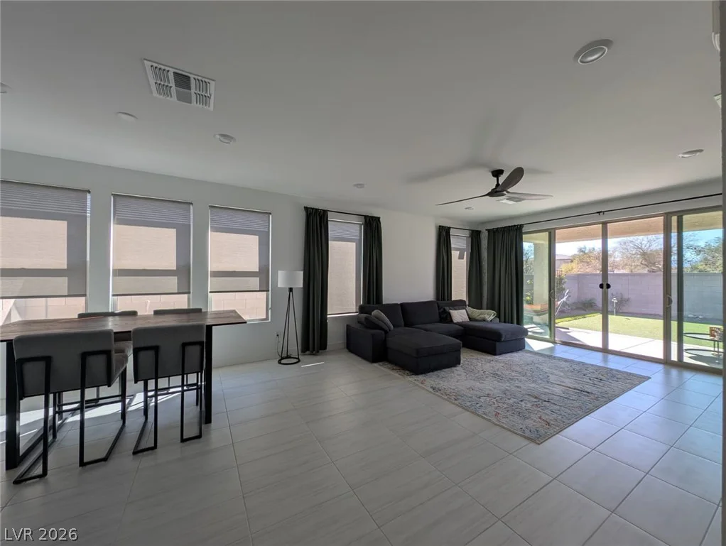 6611 Summershade, North Las Vegas, NV 89086