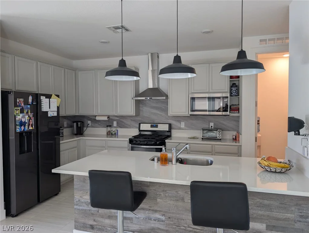 6611 Summershade, North Las Vegas, NV 89086