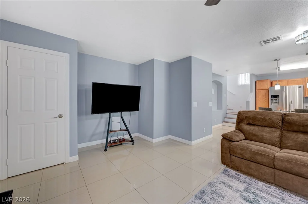 10335 Midseason Mist, Las Vegas, NV 89183