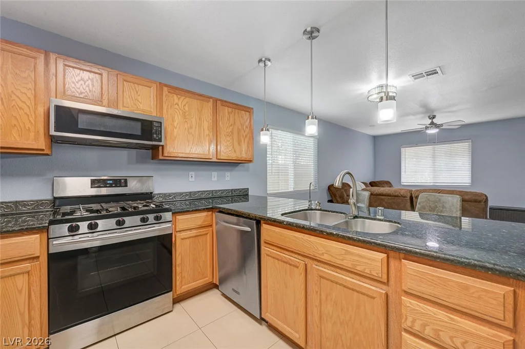 10335 Midseason Mist, Las Vegas, NV 89183