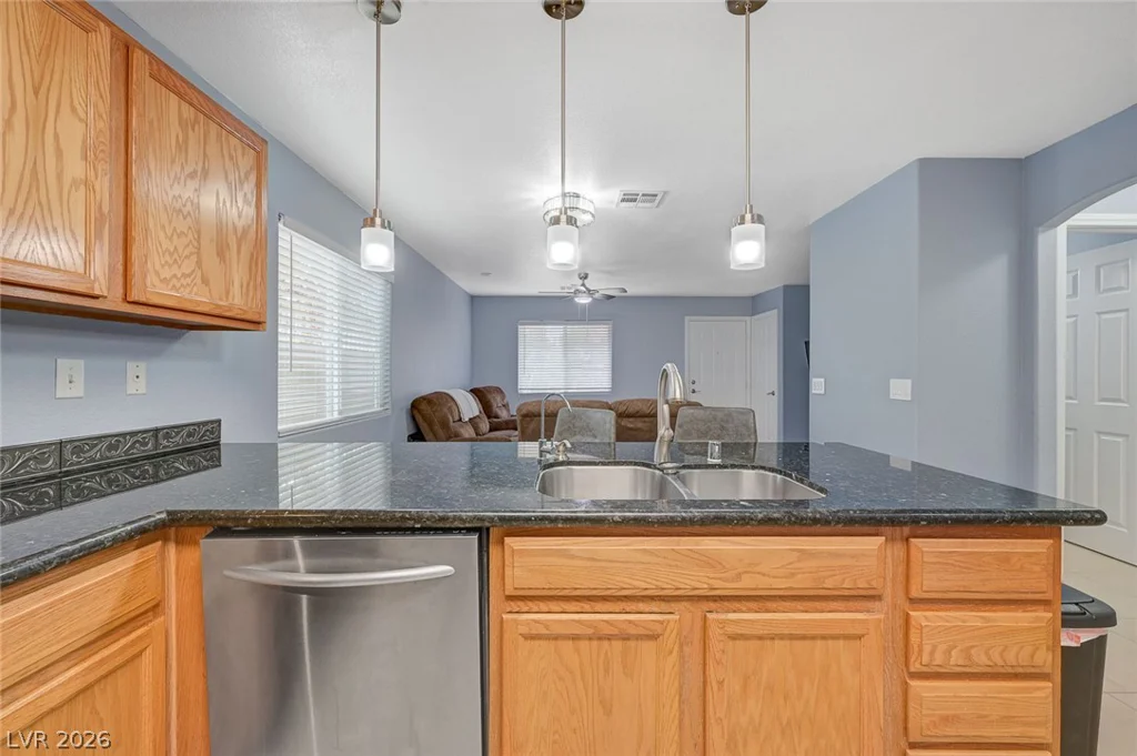 10335 Midseason Mist, Las Vegas, NV 89183