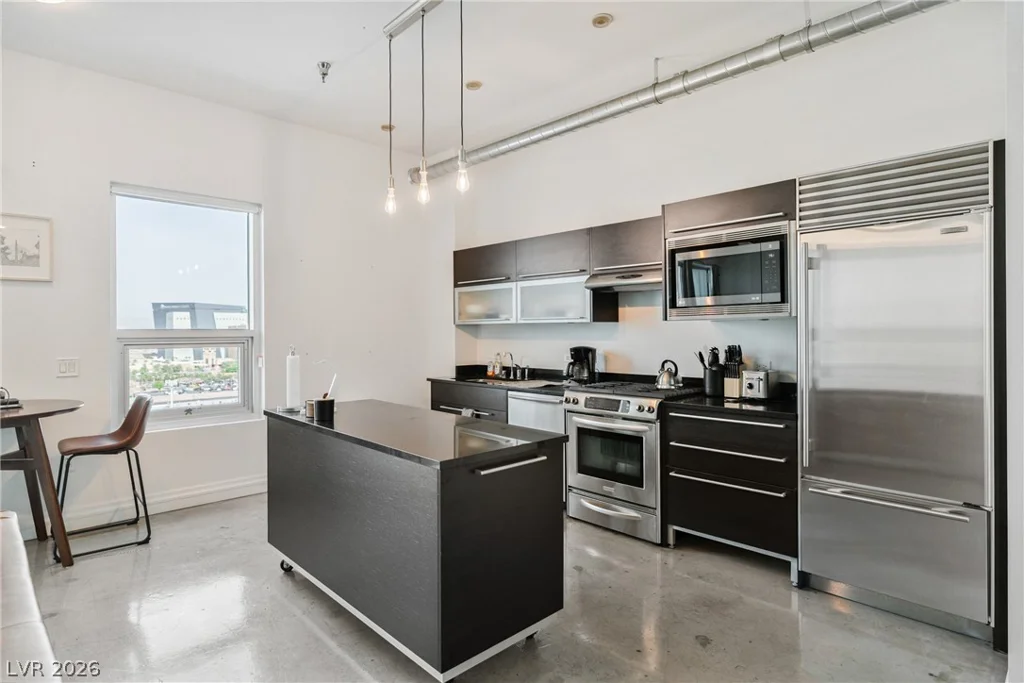 200 Hoover, Las Vegas, NV 89101