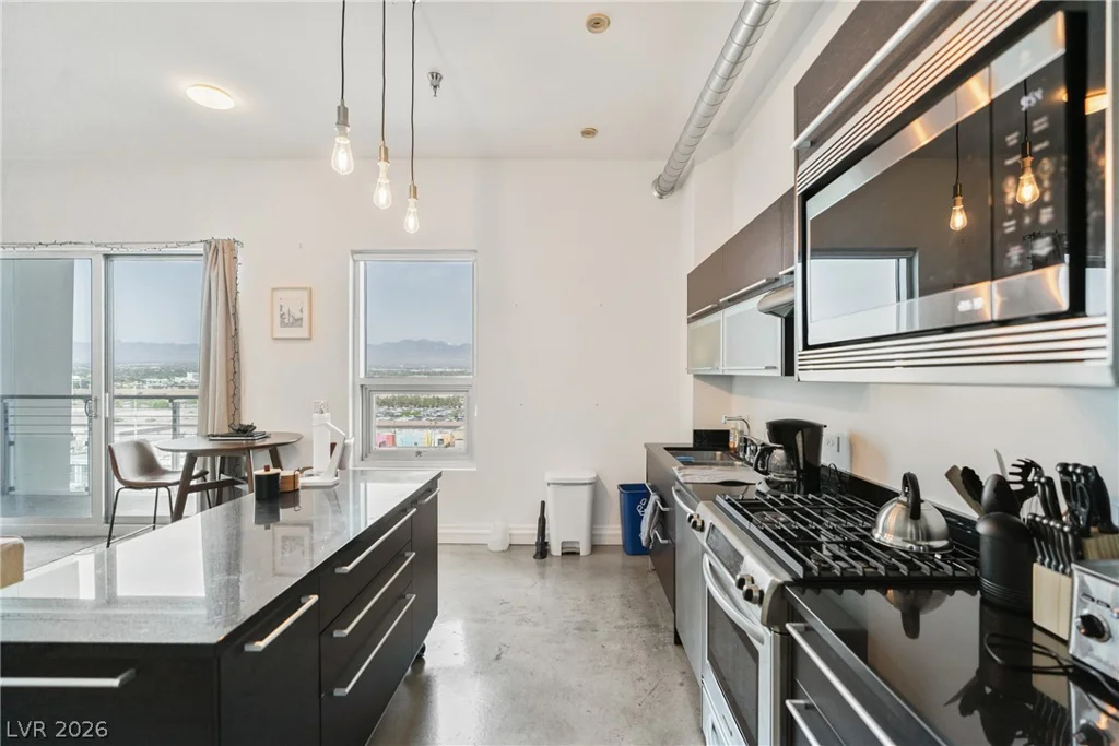 200 Hoover, Las Vegas, NV 89101