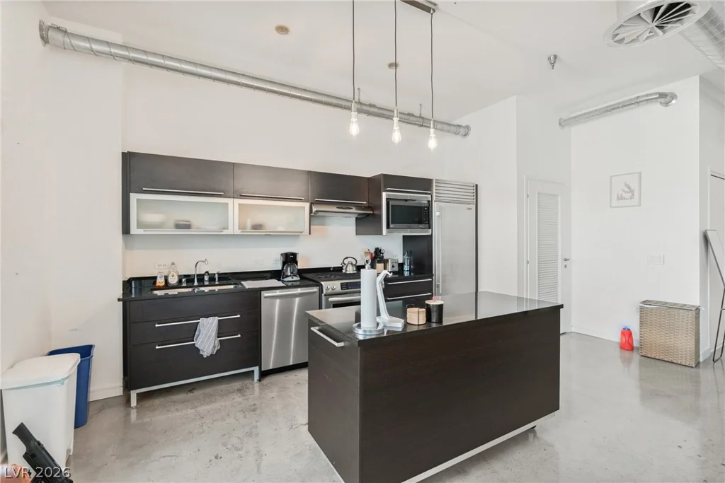 200 Hoover, Las Vegas, NV 89101